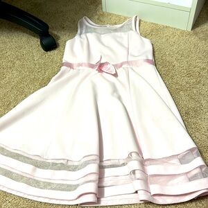 Girls dress $7, 5 to 6 years old